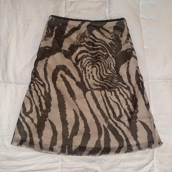 Princess Polly Skirt - Picture 1 of 3